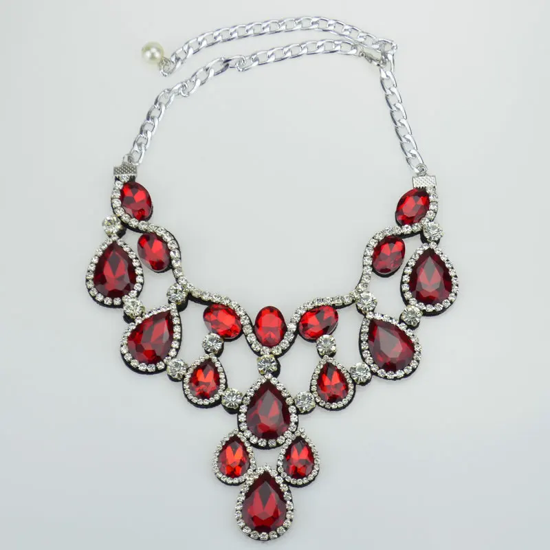 

The new female wedding jewelry & Handmade crystal statement necklace &2017 Big bright necklace for women party dress accessories
