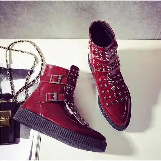 2016 New Style Ladies Flat Martin Shoes Women Studded Winter Plush Boots Pointed Toe Patent Leather Rivet Ankle Buckle Booties Women's Shoes