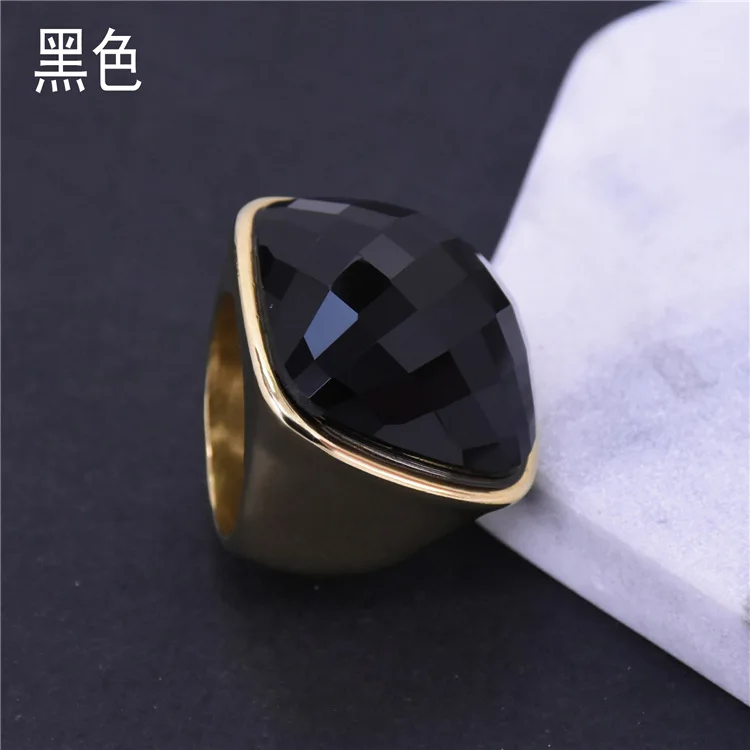 7646419399_459845966