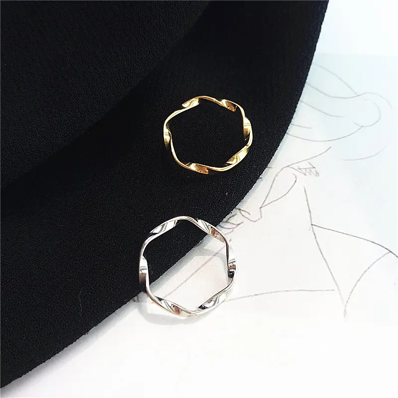 

Women Finger Irregular Rings Personality Minimalist Elegant Golden Ring Trendy All-match Spiral Fashion Jewelry For Female Gifts