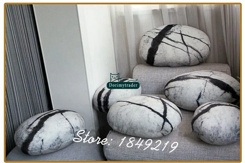 Dorimytrader 6 Pcs Lot Livingroom Decoration Comet Stone Cushion Baby Natural Garden Stone Pillow Toy ( With Cotton ) DY61079 (4)