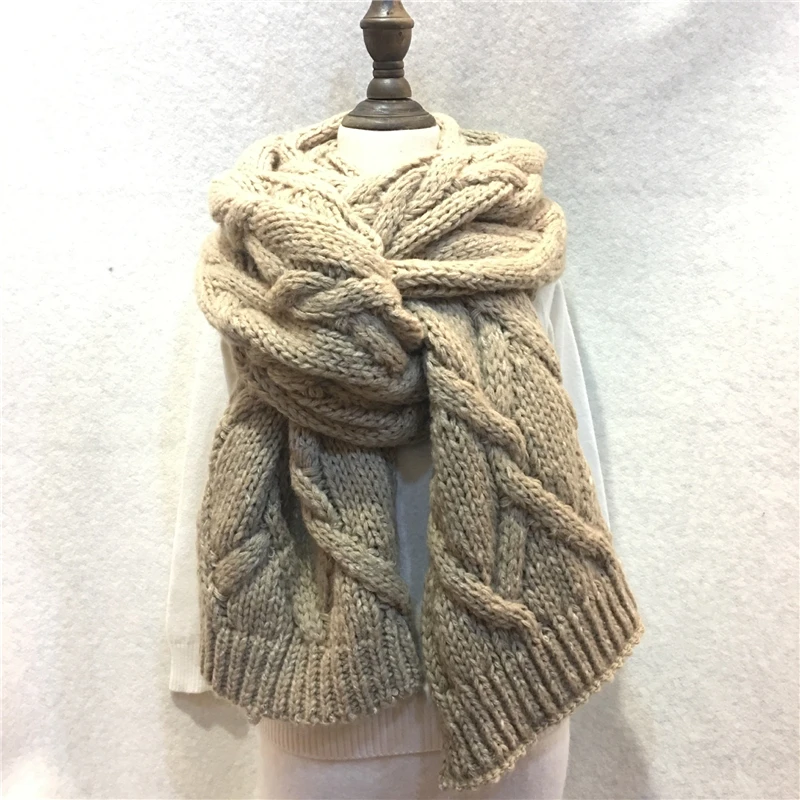 Sciarpa lavorata a maglia della canapa del rombo di inverno dello scialle  fatto a mano del