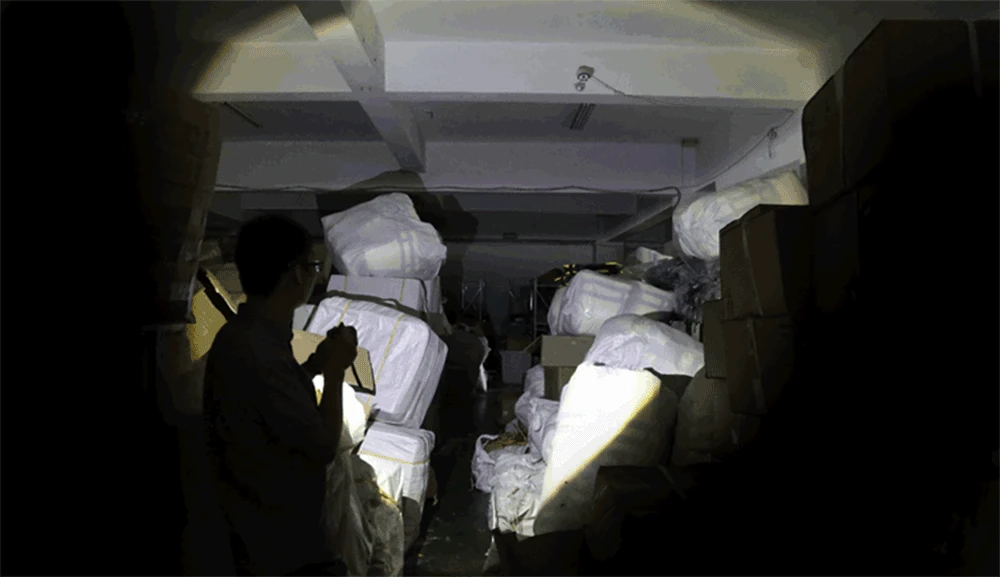 Top Bicycle light 4 color LED portable flashlight built-in rechargeable lithium battery USB charging waterproof zoom 3 mode lighting 9