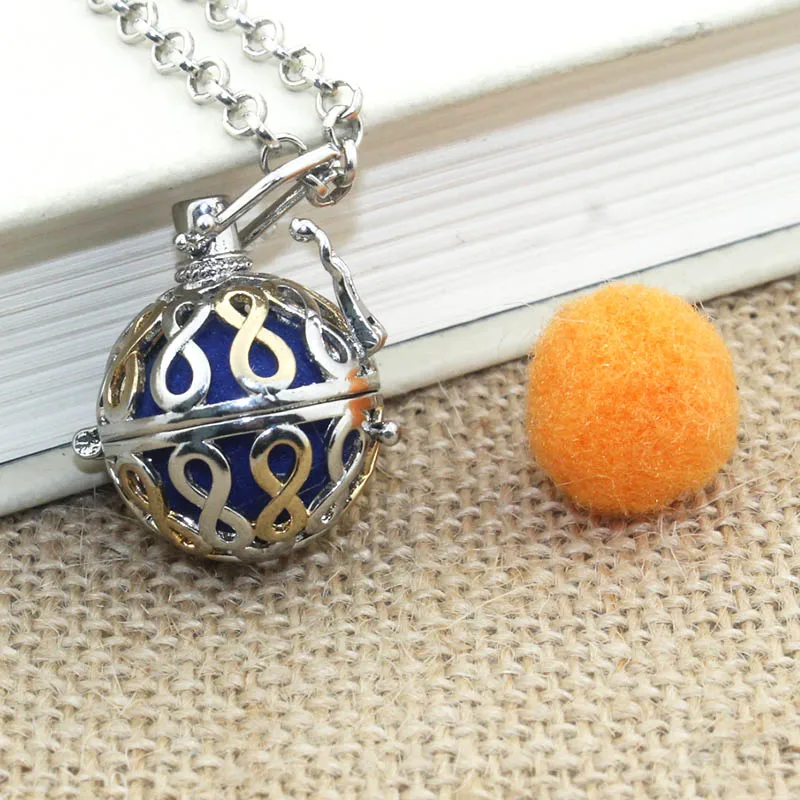 

Hollow Out Aromatherapy Diffuser Necklace Jewelry Perfume Locket Pendant Essential Oil Scent Locket Necklace With Pads 040221