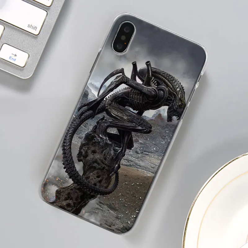 Alien vs Predator Phone Case for Apple iPhone X XR 7 8 Plus 6 6s Plus XS MAX SE 11 Pro Max Phone Case Coque