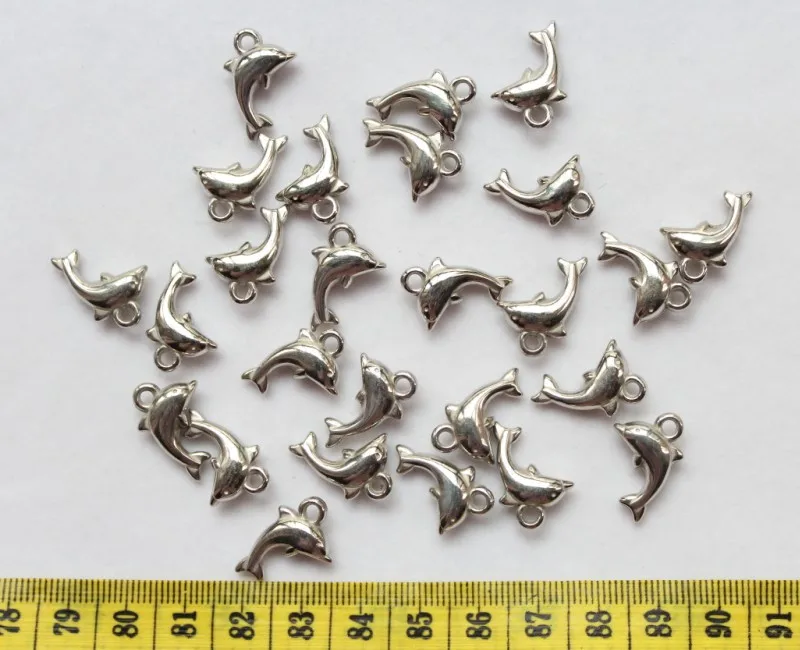

500pcs Silver tone Dolphin Beads Charm Pendants 18mm