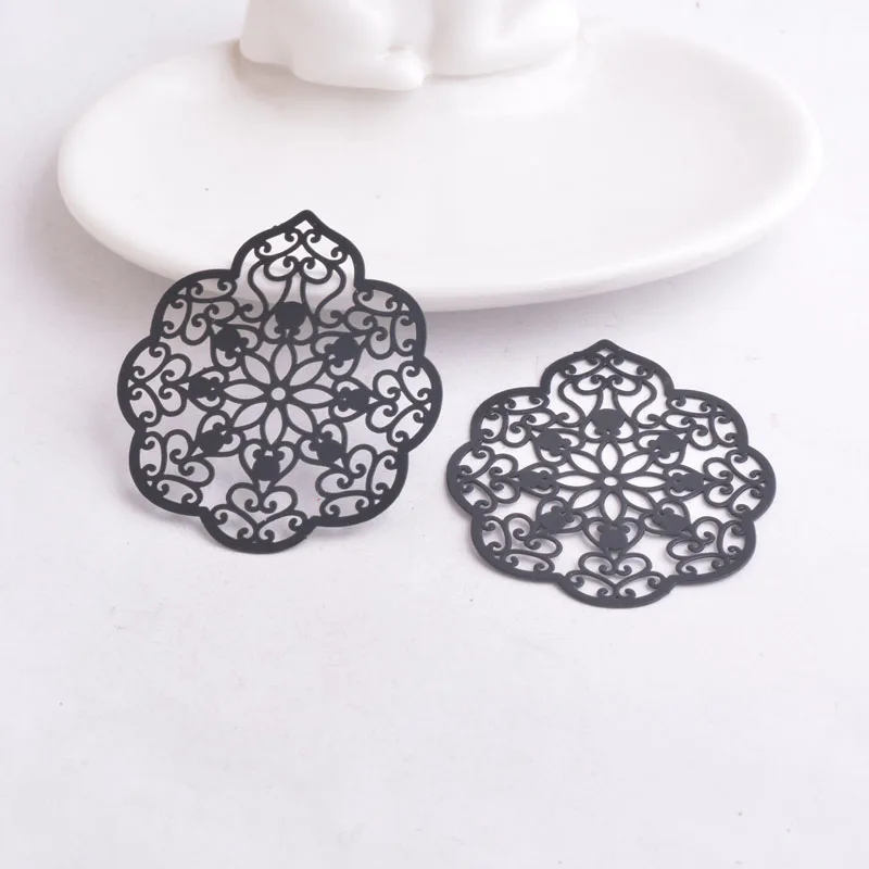 30pcs AA2606 43mm*50mm Painted Flower Charms Black Silver Color Flowers Pendant - Metal color: Black