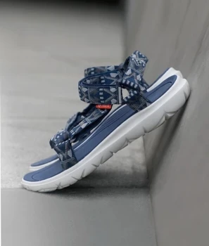 

Curved Magic Belt Sandals Non-slip Wear-resistant Free Buckle Sandals Suitable for Spring and Summer Smart