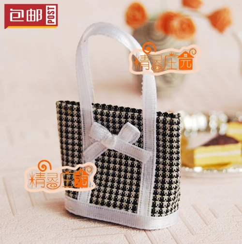 Mini dollhouse Mini furniture accessories of the black and white birds Chukou bow cute bag
