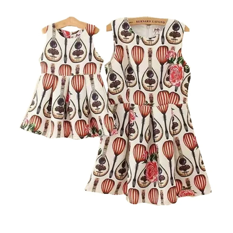 

2017 Summer Slim Silk Printed Family Mother Daughter Matching Clothing Character Princess Dresses Sleeveless Vest Dress 2 Sets