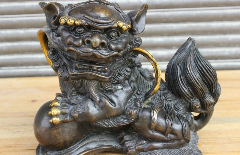 

9" Folk Chinese FengShui Bronze Gilt Guard Door Fu Foo Dog Lion Play Ball Statue