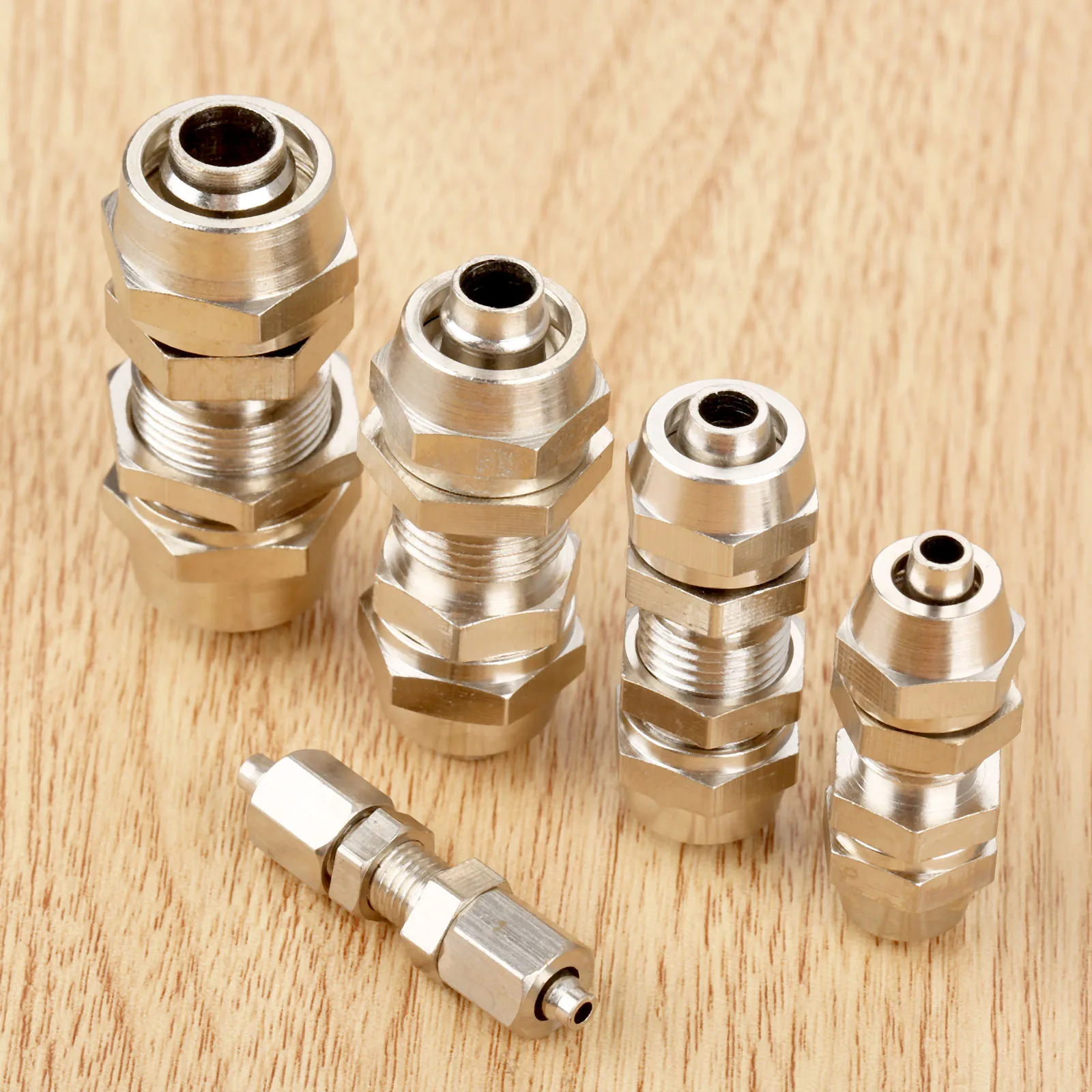 Фитинг разборный. Фитинг металлический разборный для трубки пвх. Разборный трубки 10мм. Фитинг для пневмотрубки 10 мм металлический. Фитинг м16х1.