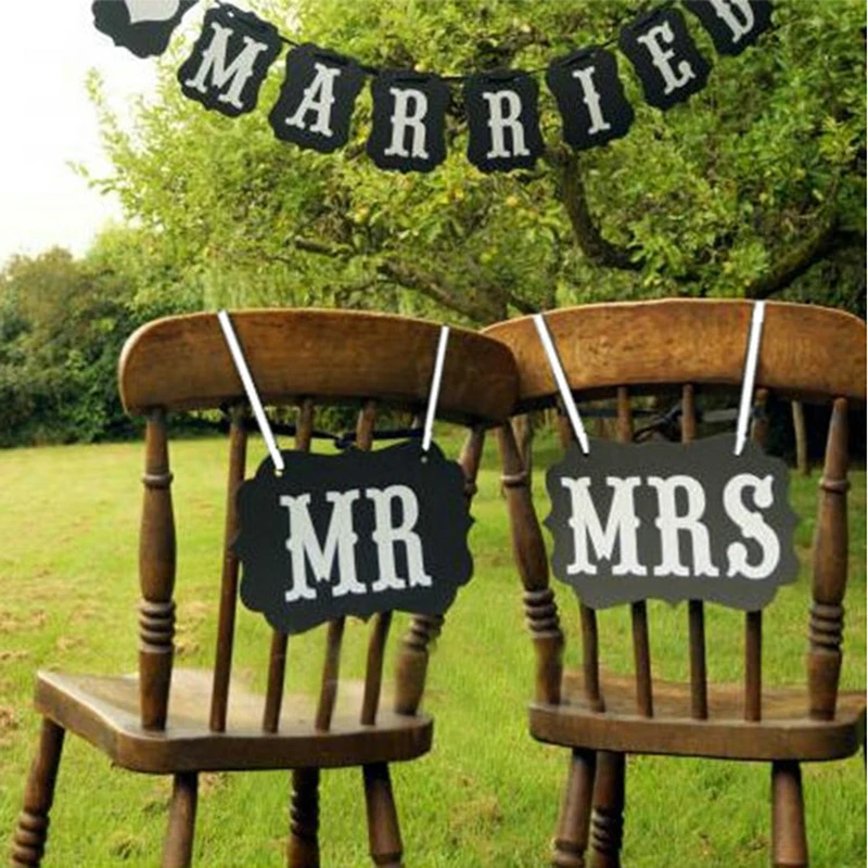 

Bride and Groom Wedding Day Photo Props Mr & Mrs Craft Paper Chair Banner Chair Sign Garland Wedding Party Decoration 17x27cm