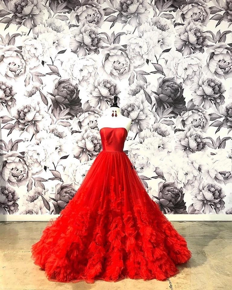 2019 платья выпускного вечера с оборками Ballgown без бретелек красные, синие многослойное длинная юбка в пол из тюля вечерние платья