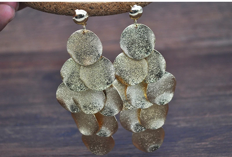 golden earringsE1759_06