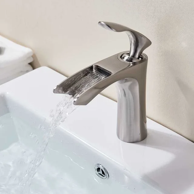 Bright-Chrome-Waterfall-Basin-Faucet-Deck-Mounted-Brass-Hot-Cold-Water-Bathroom-Faucet-Single-Handle-Vanity.jpg_640x640 (1)