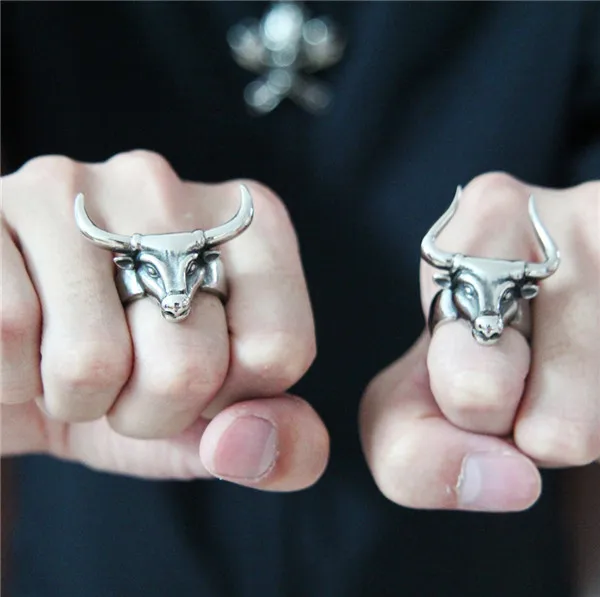 

Right Angle Bull Head Ring 316L Stainless Steel Mens Women Ring Fashion Cool Sharp Horn Bull Ring