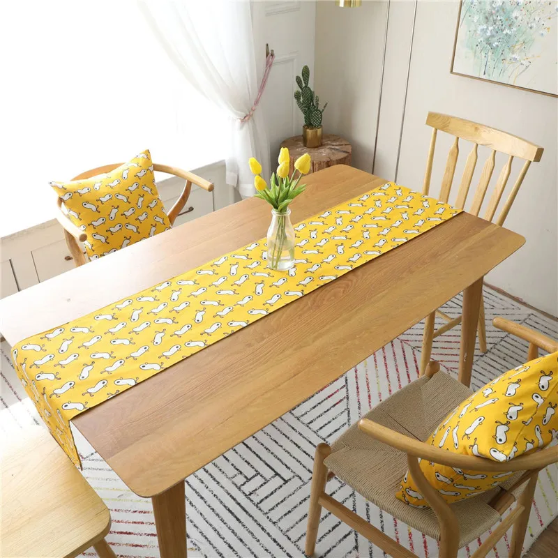 

Lovely Cartoon Duck Print Table Runner Flag Modern Solid Tablecloth Simple Table Cover for Wedding Party Home Decor Christmas