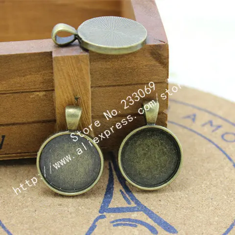 

Wholesale 20pcs Antique Bronze Metal Round 20mm Cabochon Pendant Settings Vintage Jewelry Pendant Blanks Charms T0025