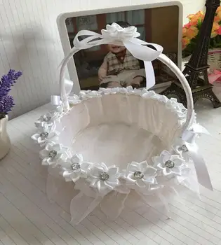 

White Lace Wedding Ceremony Flower Girl Basket Bridesmaids Portable Flower Basket Romantic Wedding Favors