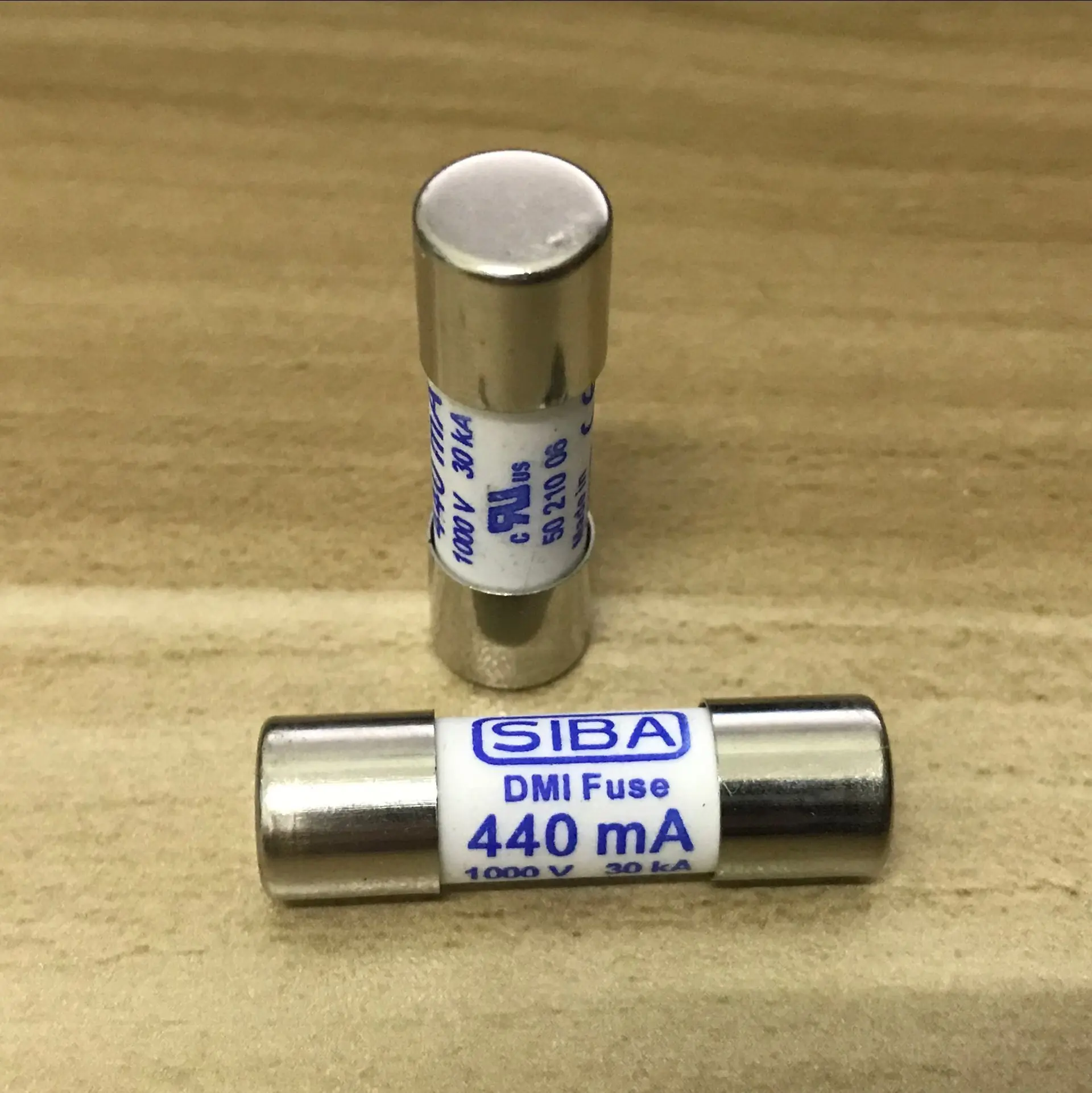 10 шт. предохранитель SIBA 5021006 440mA 1000V 10*35mm Заменяет BUSSMANN DMM-B-44/100 440mA 1000V Предохранитель Fluke мультиметр предохранители