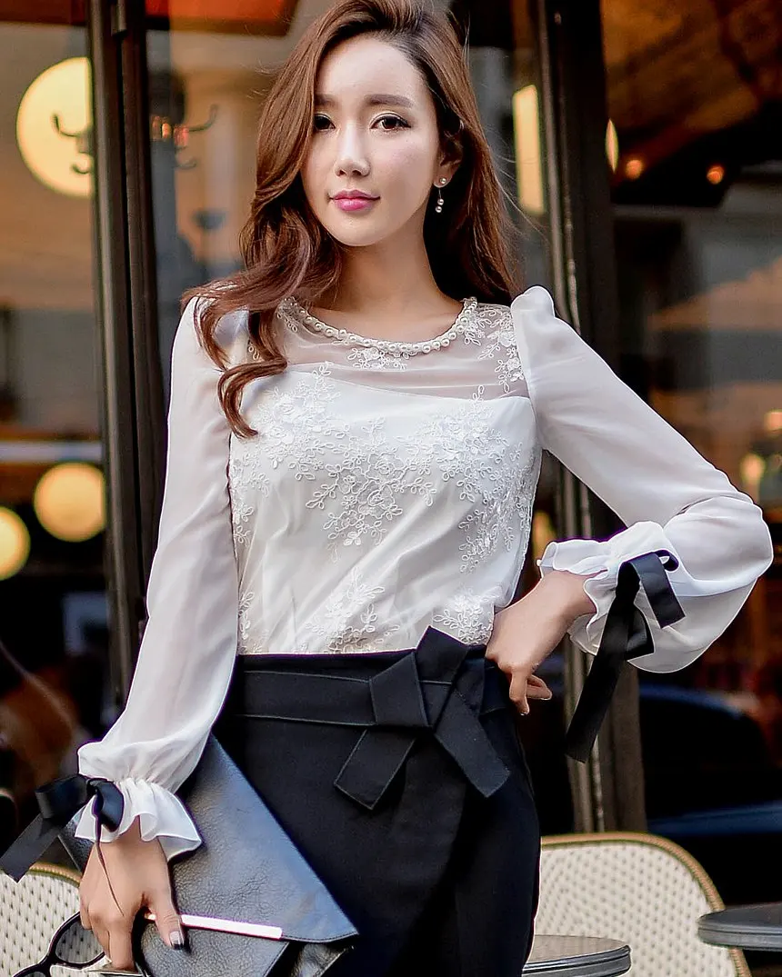 

Dabuwawa Fashion Ladies Chiffon Long Sleeve Blouses White Lace Blouses O Neck Ladies Elegant Blouses With Bow #D16AST035