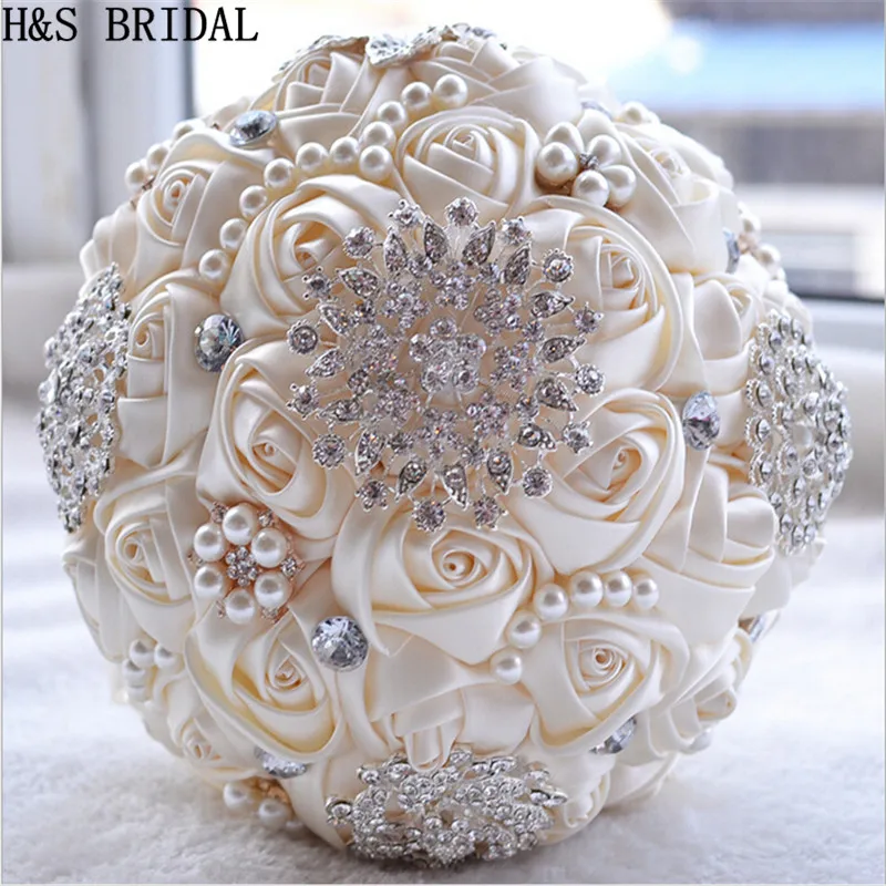 Ramo de novia de perlas artificiales para dama de honor, ramo de flores de  cristal, color blanco marfil, 2020 - AliExpress Bodas y eventos