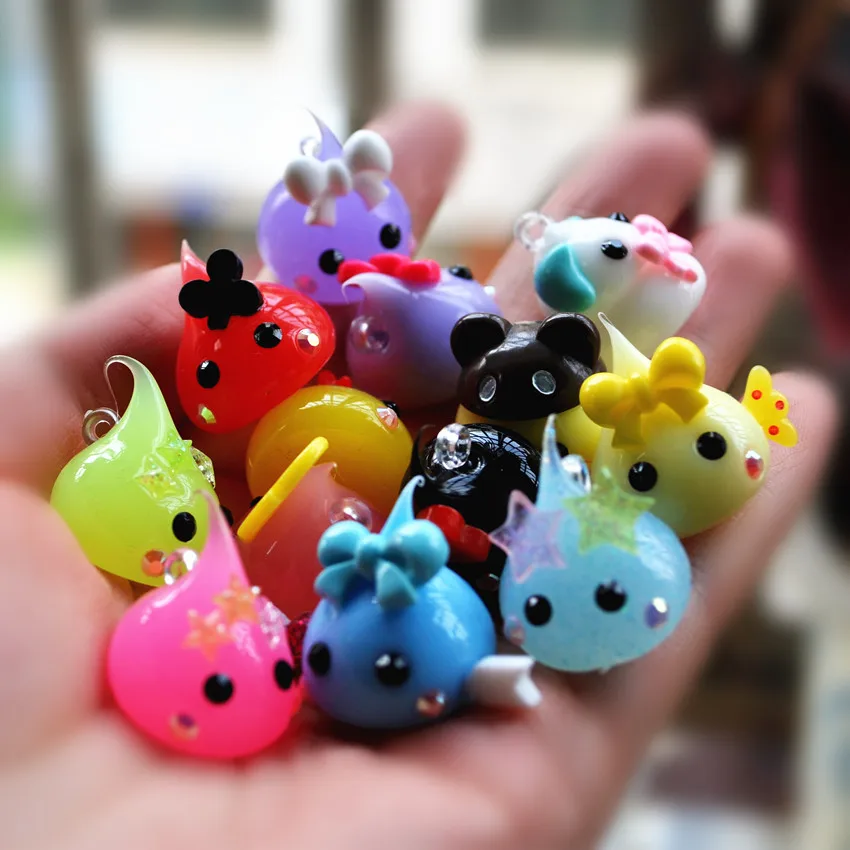 

DIY kawaii charms ship by random 20pcs mix (it is soft) 18mm(size only for silicone,do not iclude resins on it)