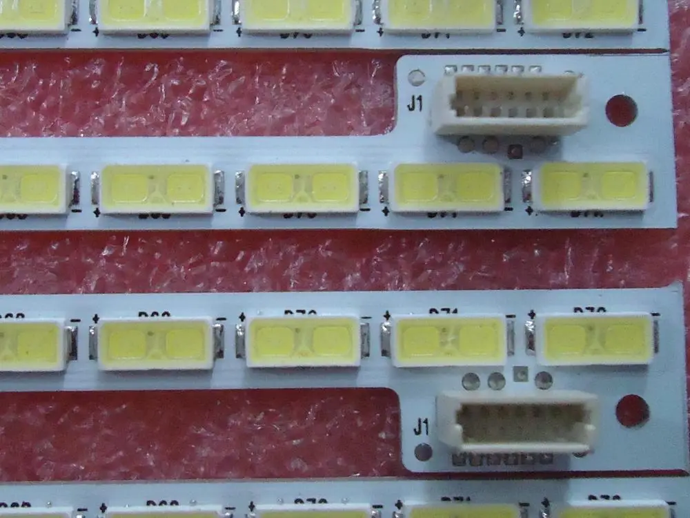 

74.55P02.001-3-DX1 Article lamp E117098 E150504 1piece=72LED 606MM