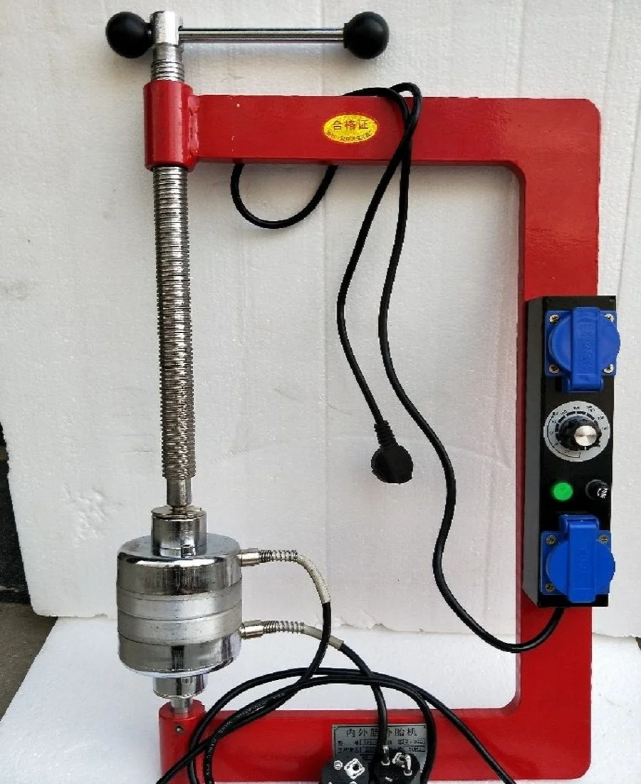 Tyre repair machine (10)