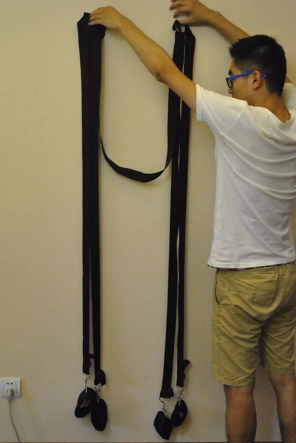 Fuzzy under bed Sex bondage leg restraint harness straps Handcuffs Ankle cuff set Adult Fetish Game Toy kit for men women couple 8 Fuzzy under bed Sex bondage leg restraint harness straps Handcuffs Ankle cuff set Adult Fetish Game Toy kit for men women couple 8