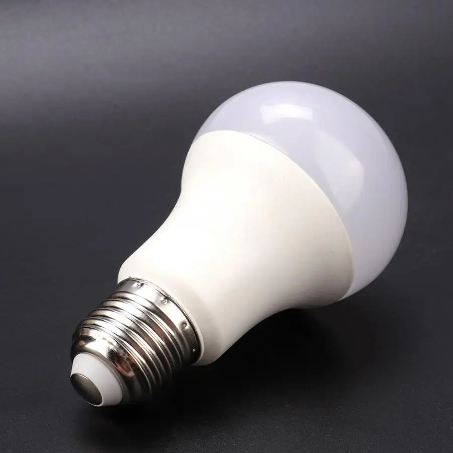 Новый 7 Вт E27 RGBW LED WIFI умный беспроводной контрольный светильник с регулируемой