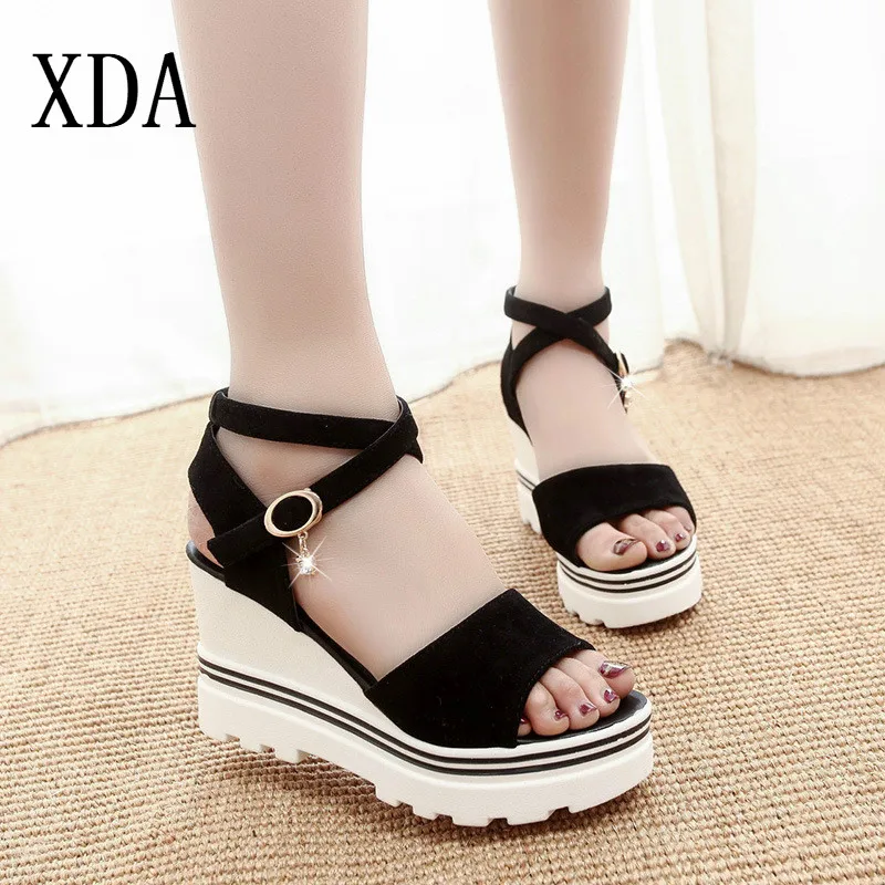 

XDA 2019 Summer Korean Fashion Muffin Fish Head Buckle Strap Women Sandals with Platform Sandals Wild Simple Shoes Sandals L112