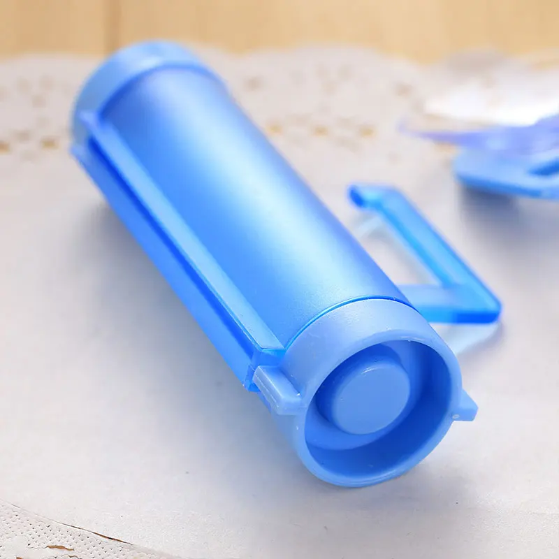 Rolling Toothpaste Dispenser Tube Squeezer Plastic Sucker Hanging Holder Home Dental Cream Bathroom Manual Syringe Gun Dispenser