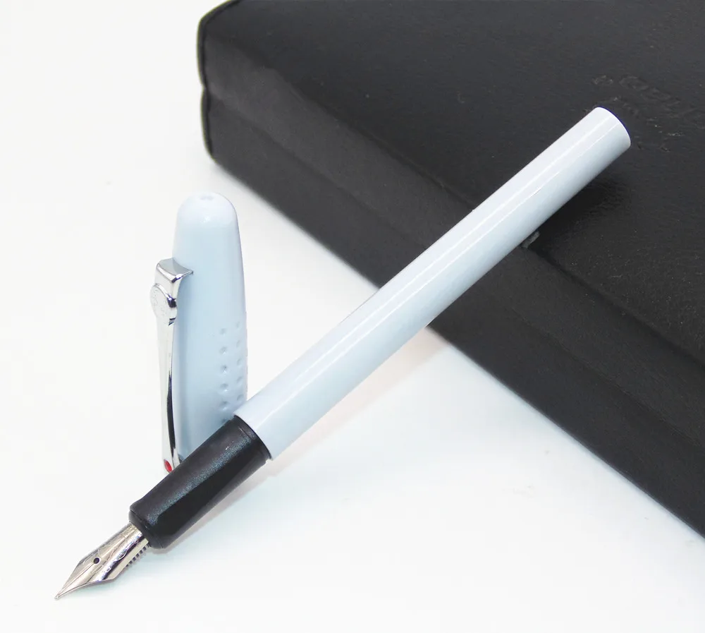 Pretty Senior lion King exclusive Light gray German Medium Nib Fountain