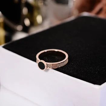 

YUN RUO 2018 New Simple Black Round Ring Rose Gold Color Fashion Titanium Steel Jewelry Wedding Birthday Gift Woman Never Fade