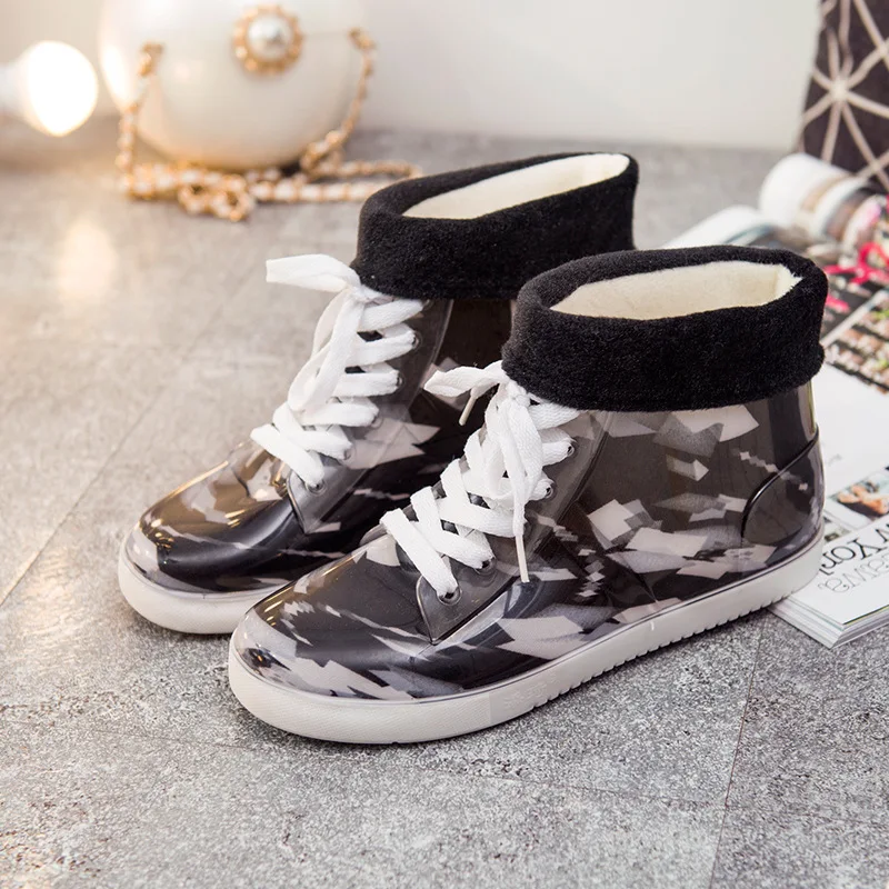 4407661711_658773302