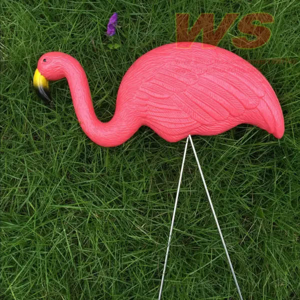 1 Pair Red Lawn Flamingo Figurine Plastic Party Grassland Garden Ornaments Decor (3)