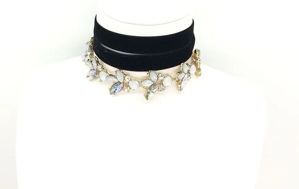 rhinestone choker 1
