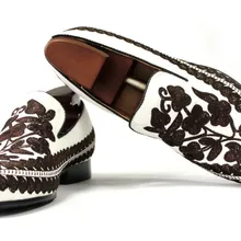 Мужские лоферы из ткани без застежки с цветочным узором; мужские летние повседневные Тонкие Туфли с круглым носком; модные разноцветные лоферы;