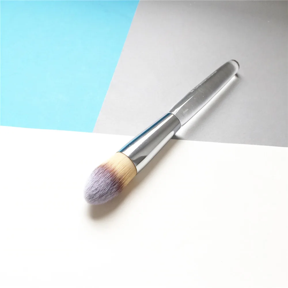 TRISH MCEVOY 84 COMPLEXION ENHANCER BRUSH _ 3