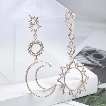 Korean Version Of The 2019 Fashion New Earrings Simple Sun God Moon God Asymmetric Exaggeration