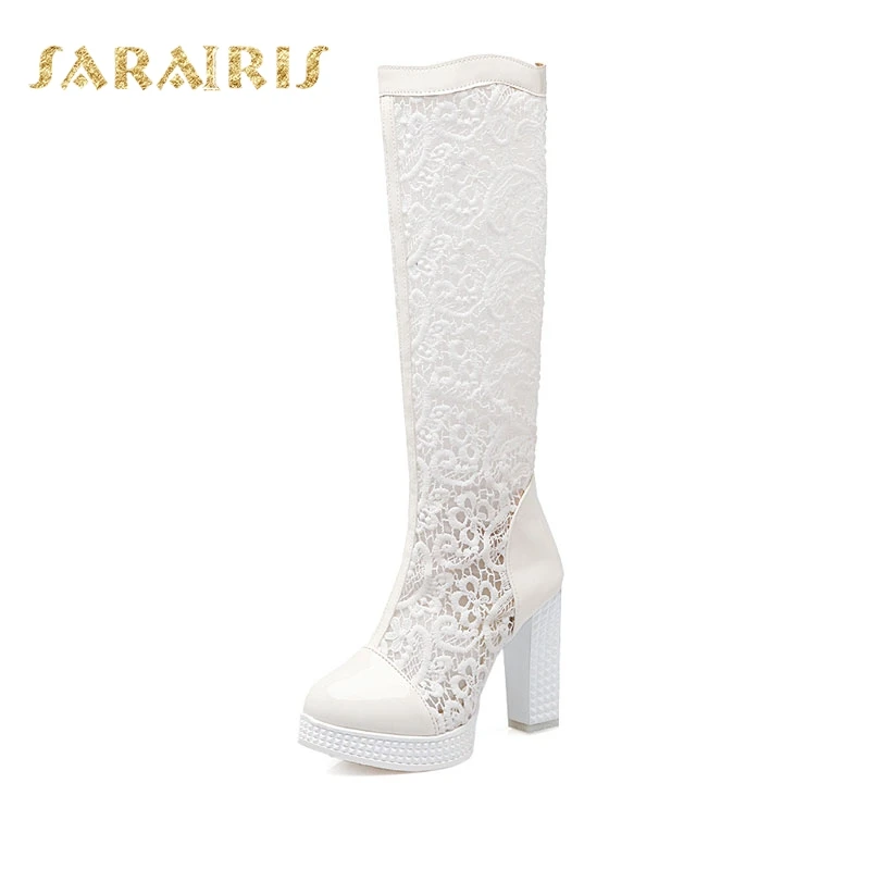 SaraIris/Женская обувь на высоком квадратном каблуке с цветочным кружевом женские дышащие летние сапоги до колена на платформе - Цвет: Белый
