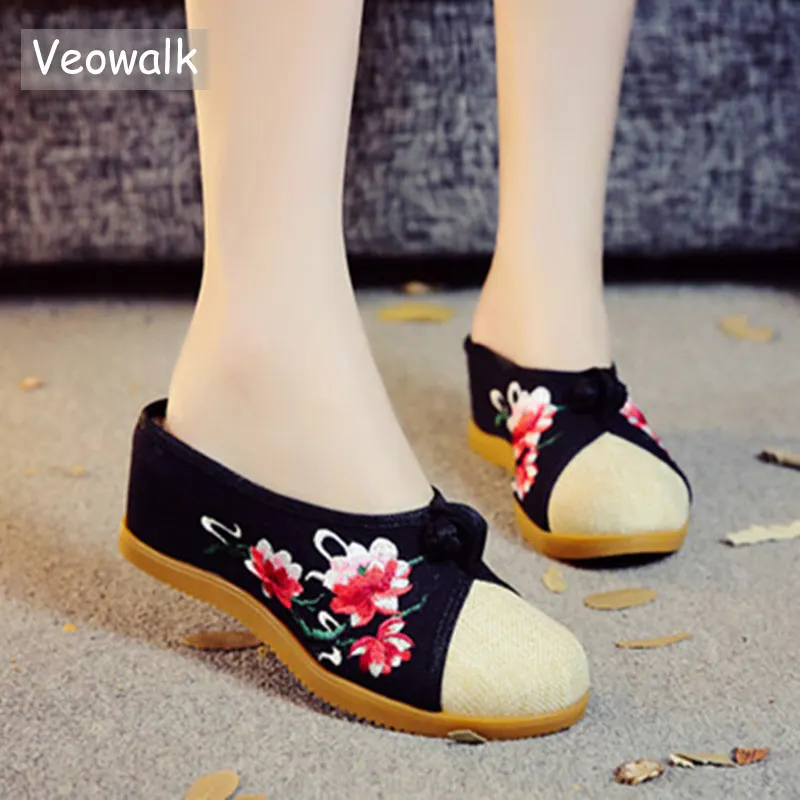 

Veowalk Chinese Flowers Embroidered Women Linen Cotton Mules Slippers Vintage Summer Close Toe Comfort Platform Shoes for Ladies