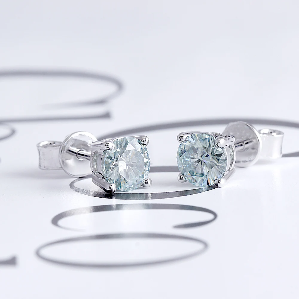 moissanite errings slight blue (2)