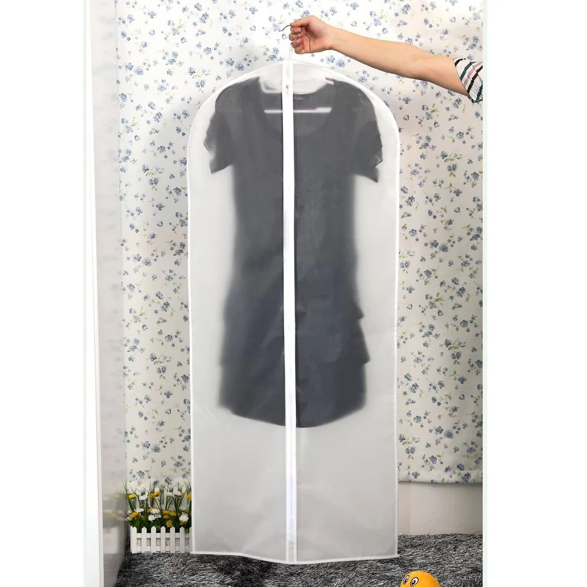 

45*68cm Clothes Dust Proof Cover Suit Garment Dress Portable Folding Dust Proof Protective Cover Bag Kids Garment Protective Bag