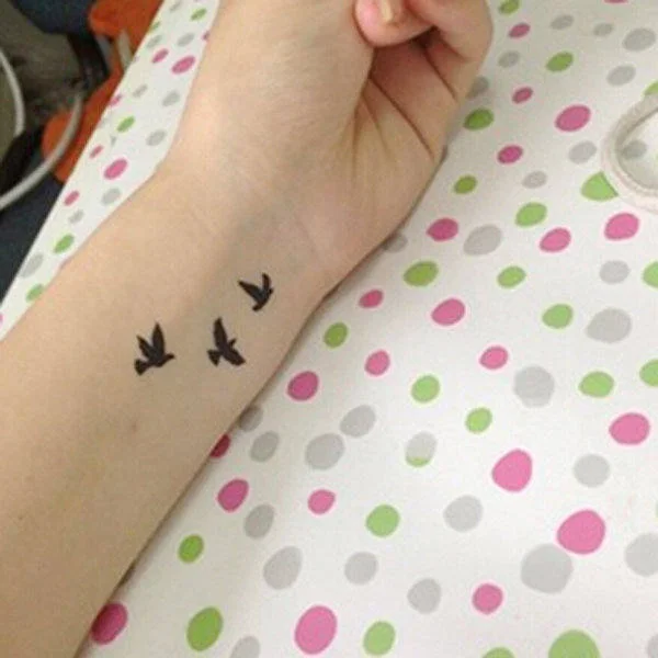 New 3Pcs Waterproof Temporary Tattoos Sticker Finger Wrist Fake Tattoo Stickers Small Birds Fly Design Charming Women Sexy Hot