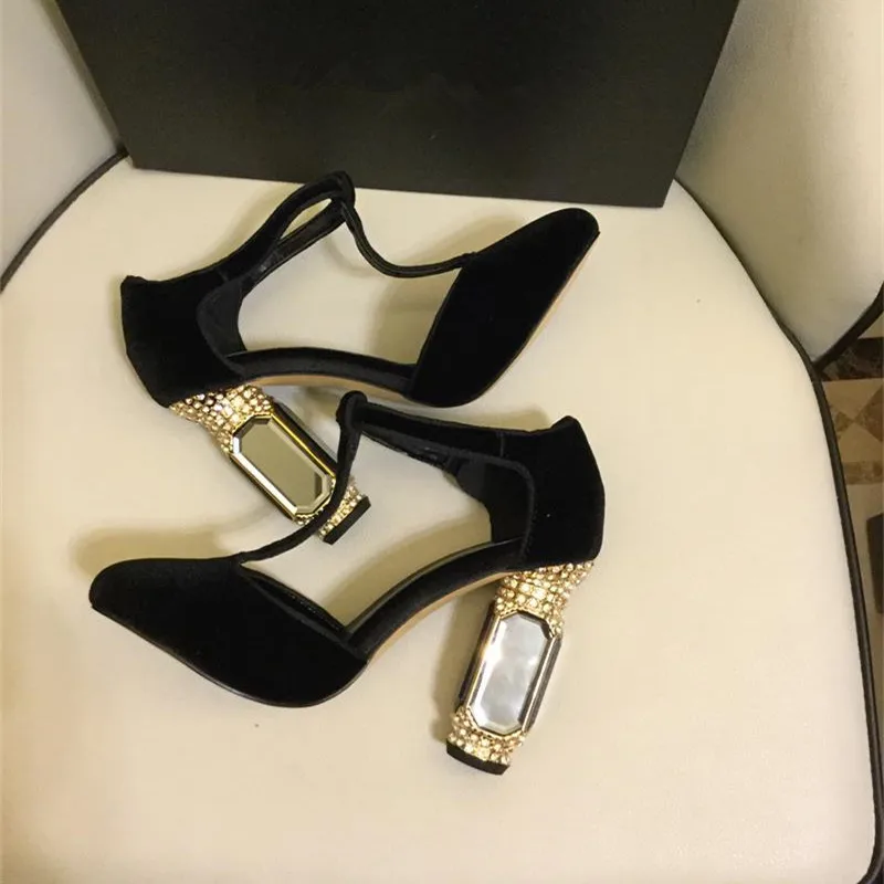 Бархатные туфли-лодочки на высоком каблуке в стиле ретро; роскошная женская обувь с Т-образным ремешком и кристаллами; свадебные туфли на массивном каблуке с изумрудным агатом; женская обувь на высоком каблуке - Цвет: Black T-strap