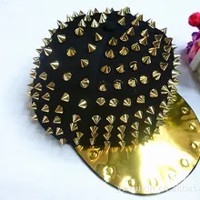 Горячая новинка дизайн Модная бейсбольная кепка в стиле панк-рок и хип-хоп стиль золотая заклепка джаз шляпа индивидуальность Bigbang бейсболка с заклепкам