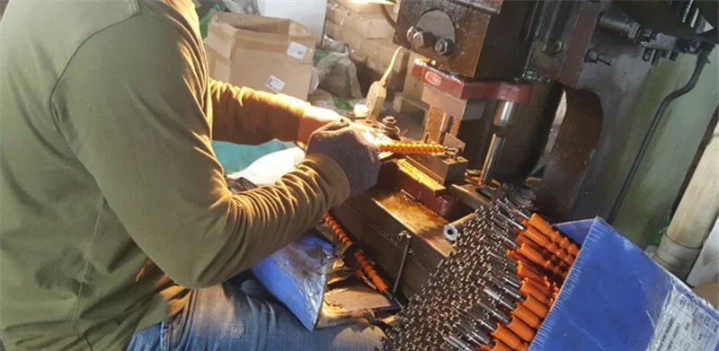 4272378389_1548396117